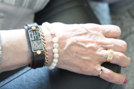 دستبند شناسایی پزشکی با کد QR